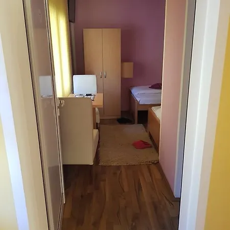 Lisinski Raj Guest house